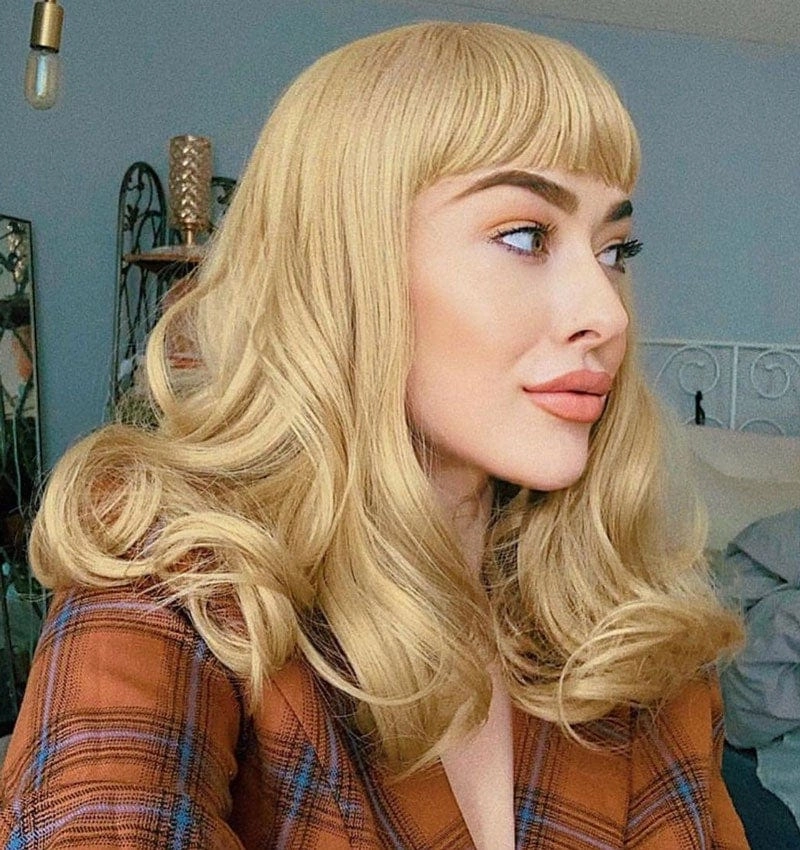 Ash blonde 50s style wig with short fringe and gentle waves: Trinity