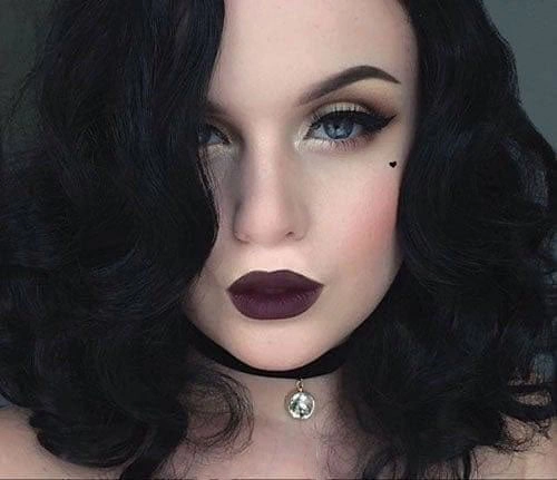 Black 40s style wig with beautiful marcel waves: Dita