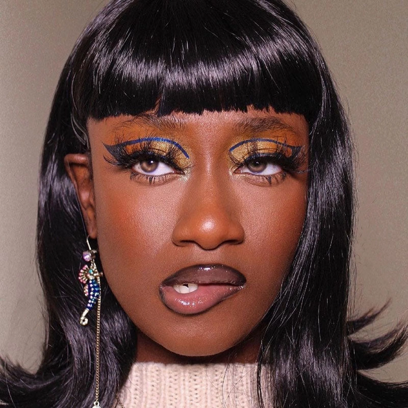 Black long bob wig with a short retro, rockabilly-style fringe: Beth