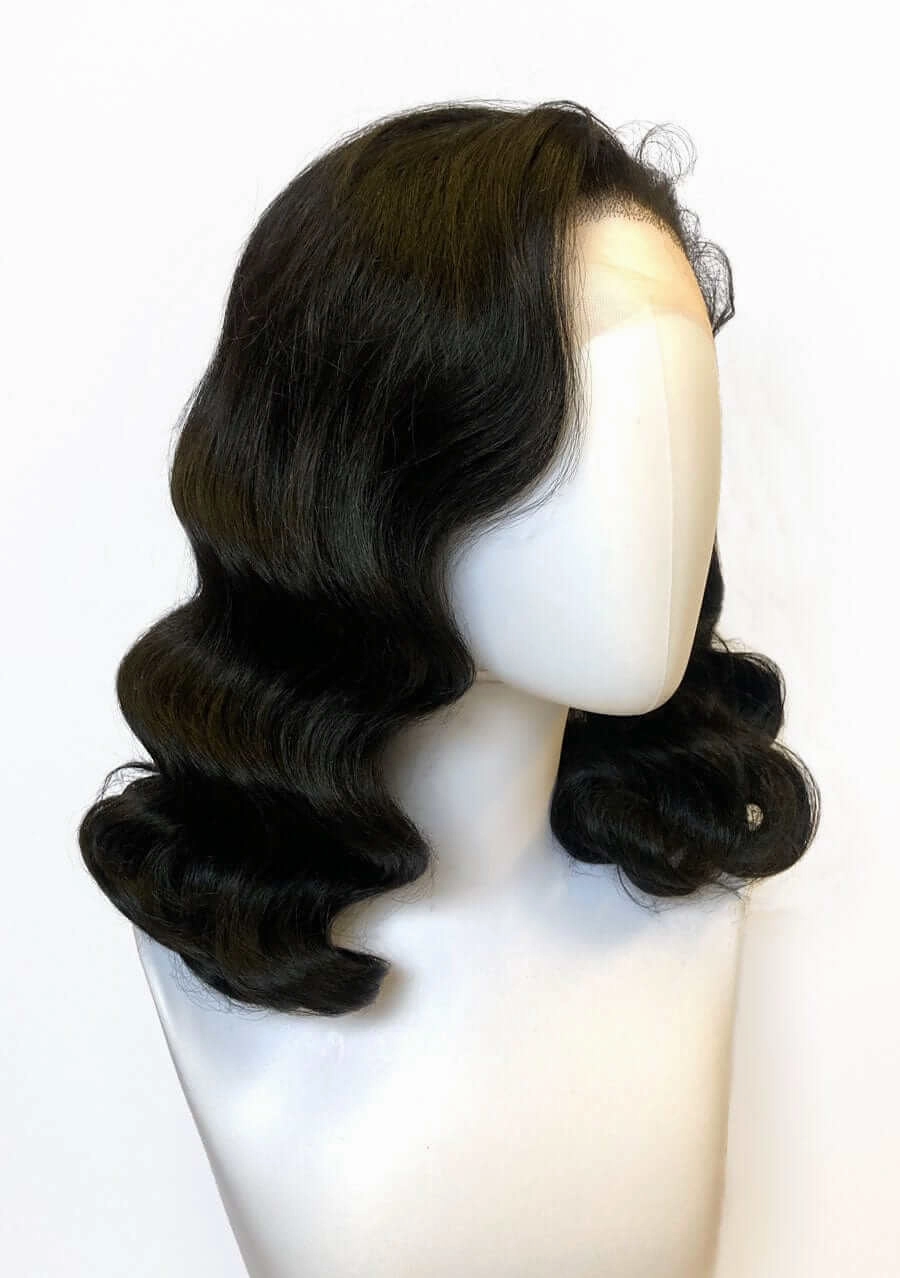 Black pinup wig, lace front: Tyra