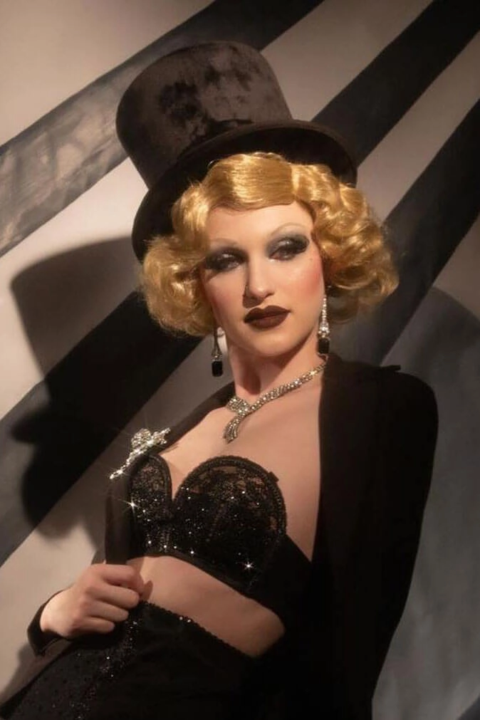 Blonde 1920s 1930s style wig, short with finger waves: Diva