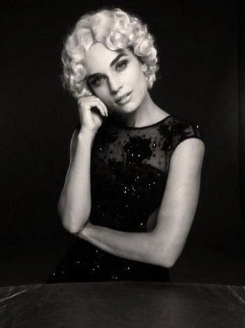 Blonde 1920s 1930s style wig, short with finger waves: Diva