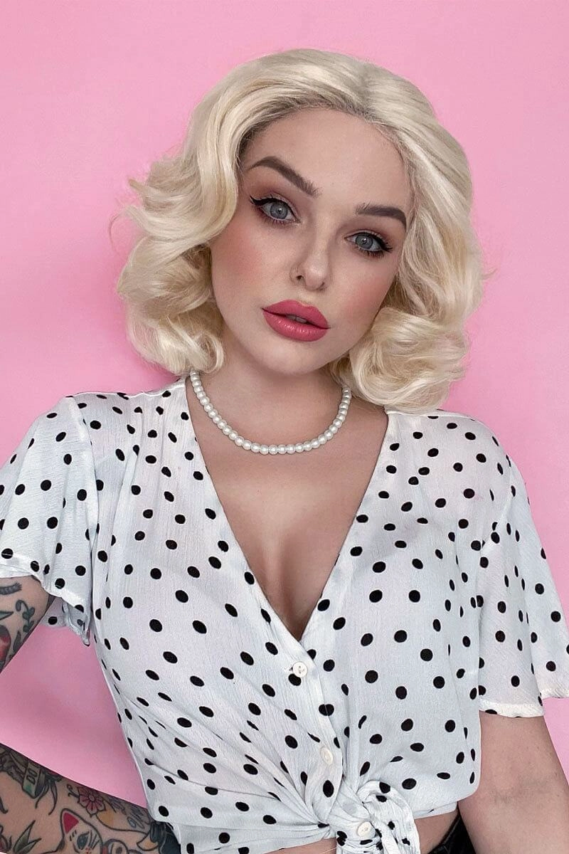 Blonde pinup wig, lace front, vintage style: Marilyn