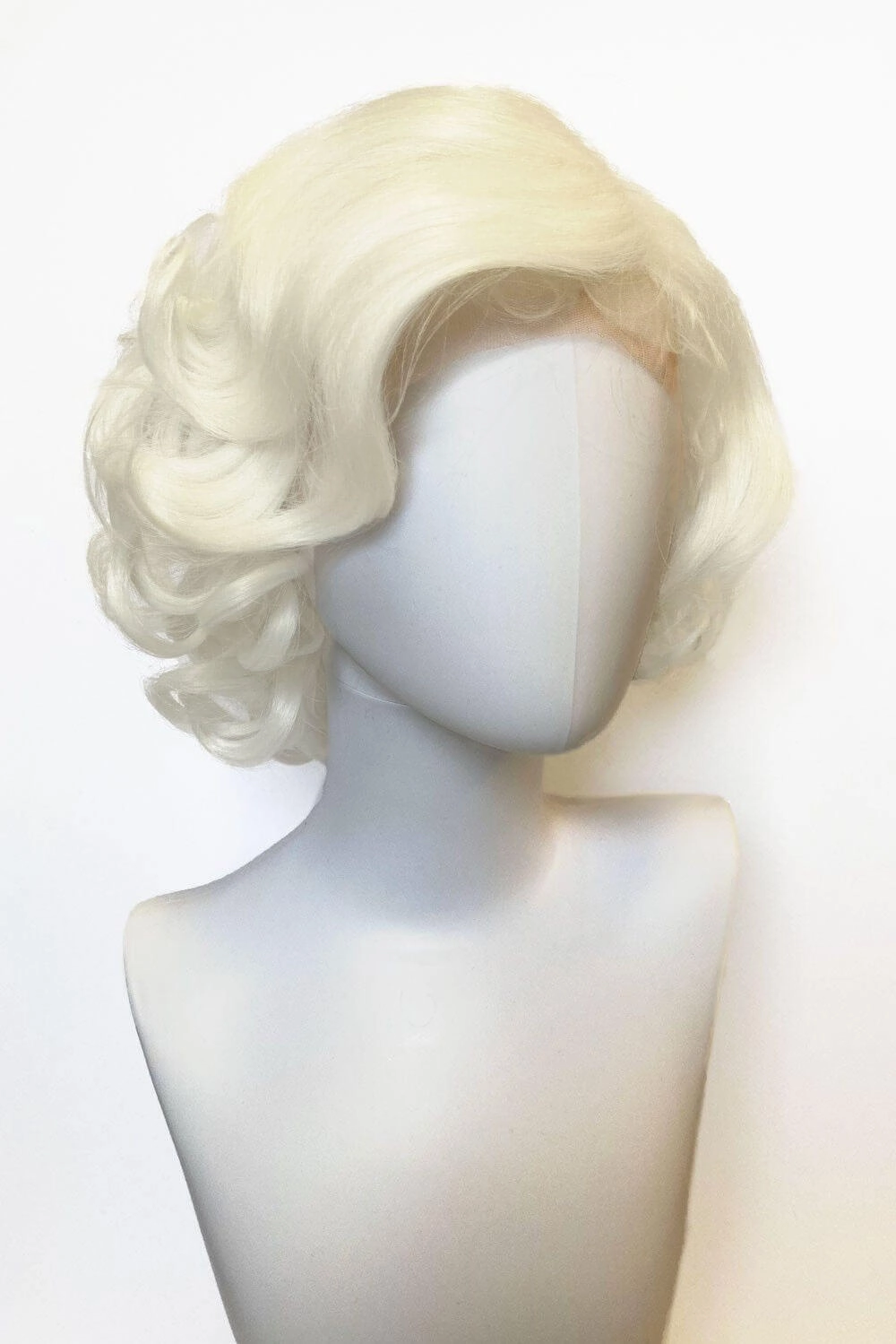 Blonde pinup wig, lace front, vintage style: Marilyn