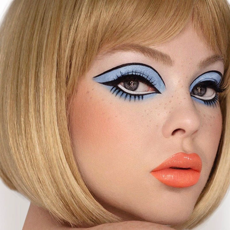Blunt blonde bob wig with fringe: Gracie