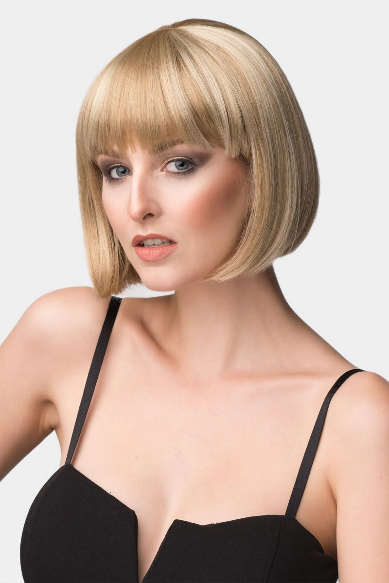 Blunt blonde bob wig with fringe: Gracie