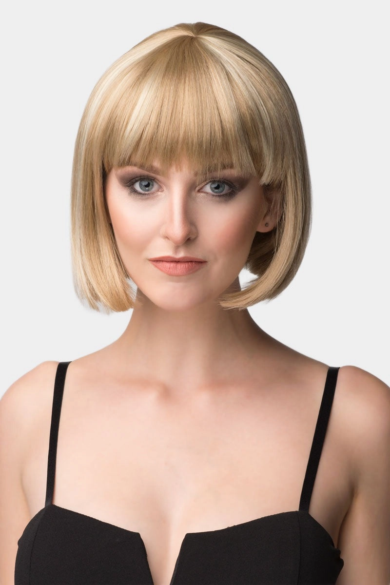 Blunt blonde bob wig with fringe: Gracie