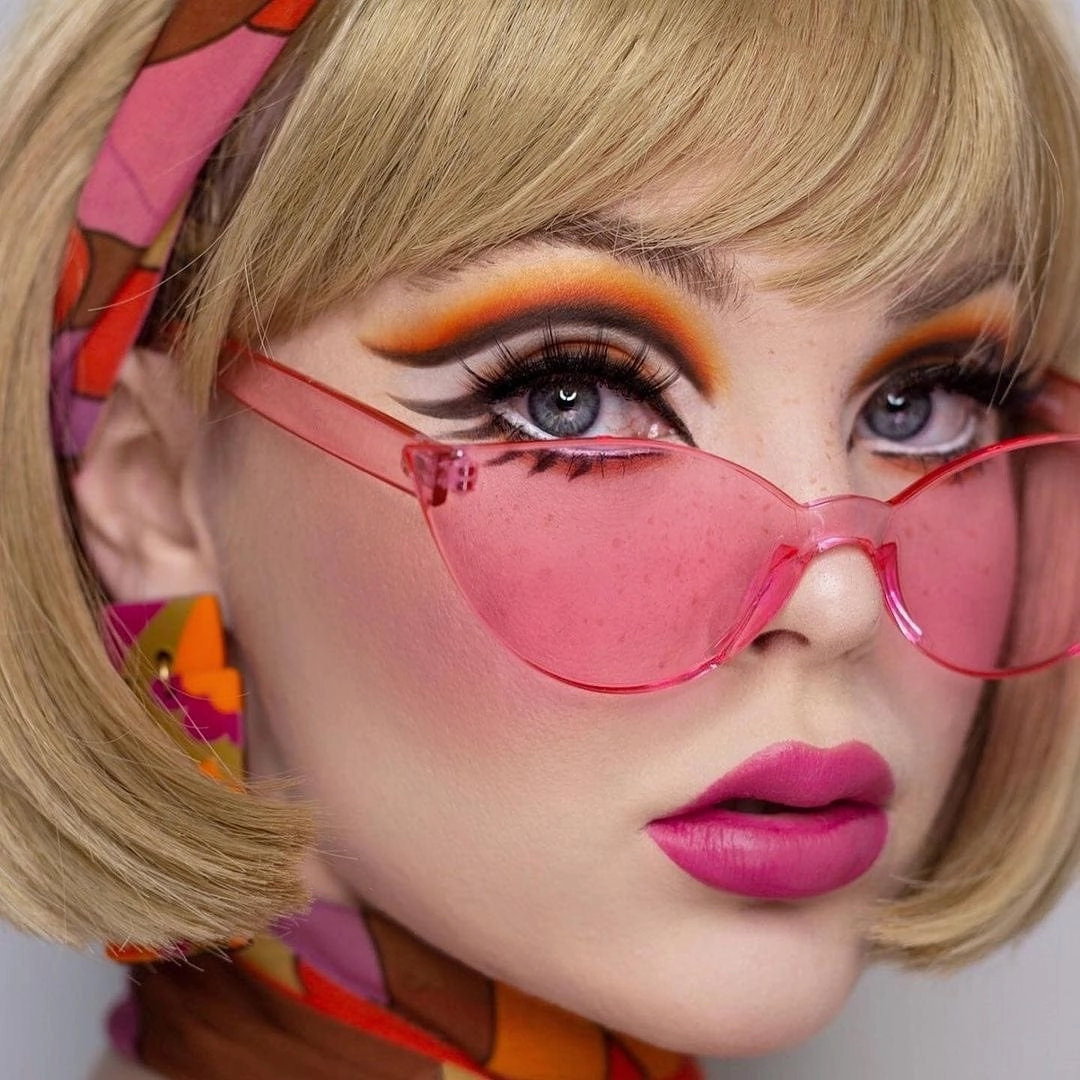Blunt blonde bob wig with fringe: Gracie