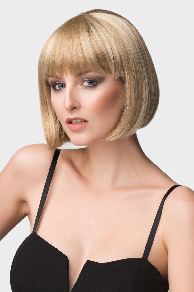 Blunt blonde bob wig with fringe: Gracie