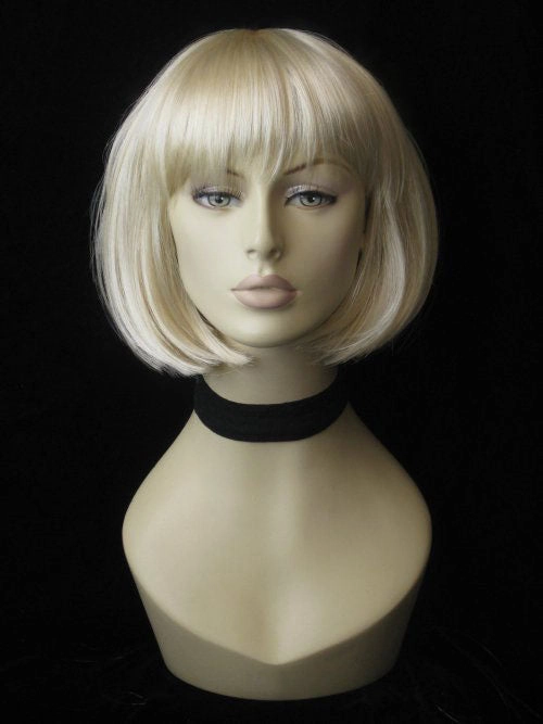 Blunt blonde bob wig with fringe: Gracie