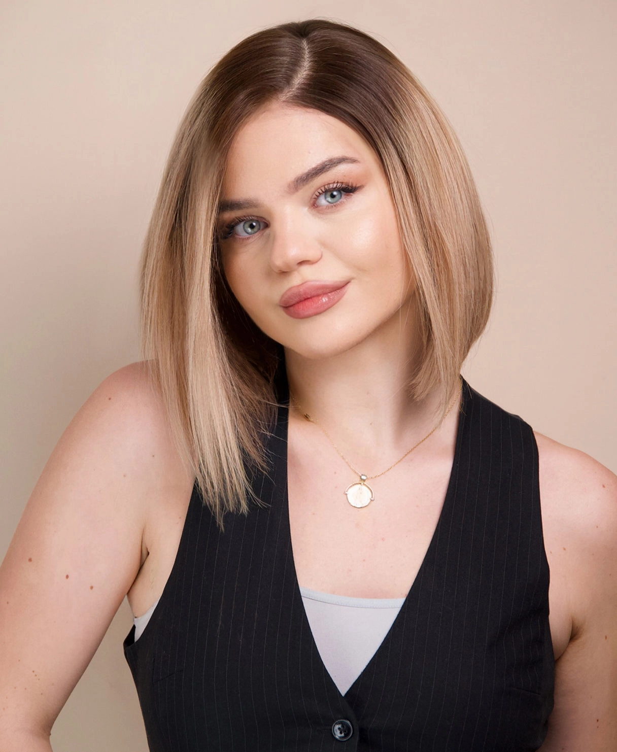 bob human wig - 10 rooted ash blonde.