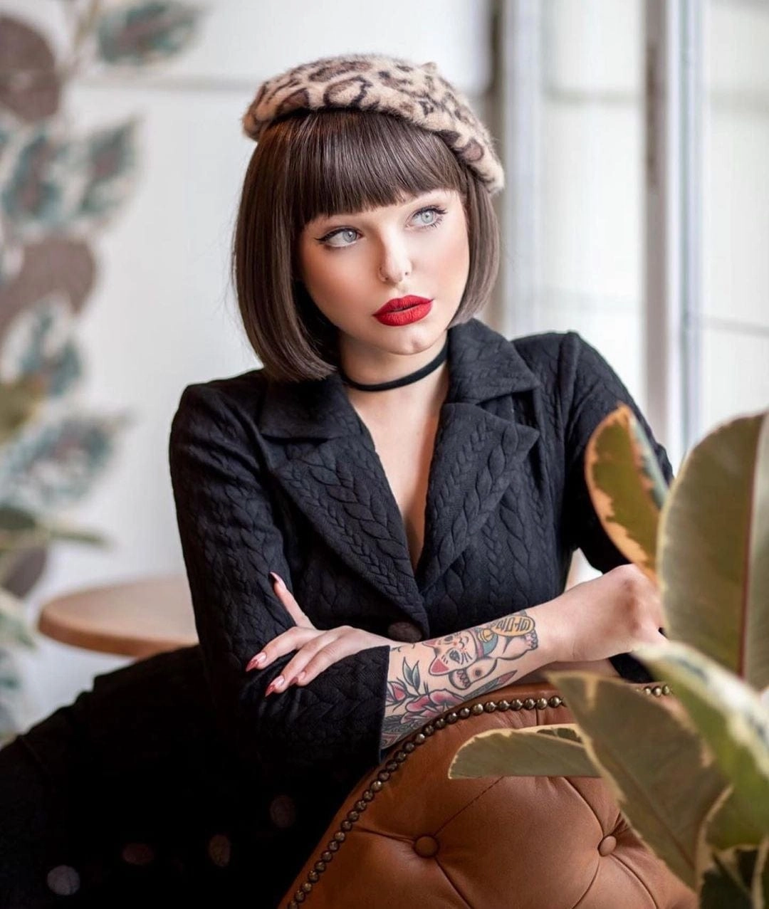Brown bob wig, chic and stylish: Honour