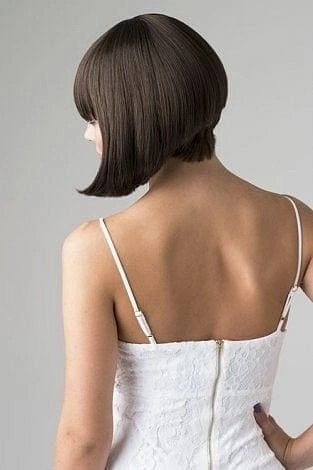 Brown inverted bob wig: Colette