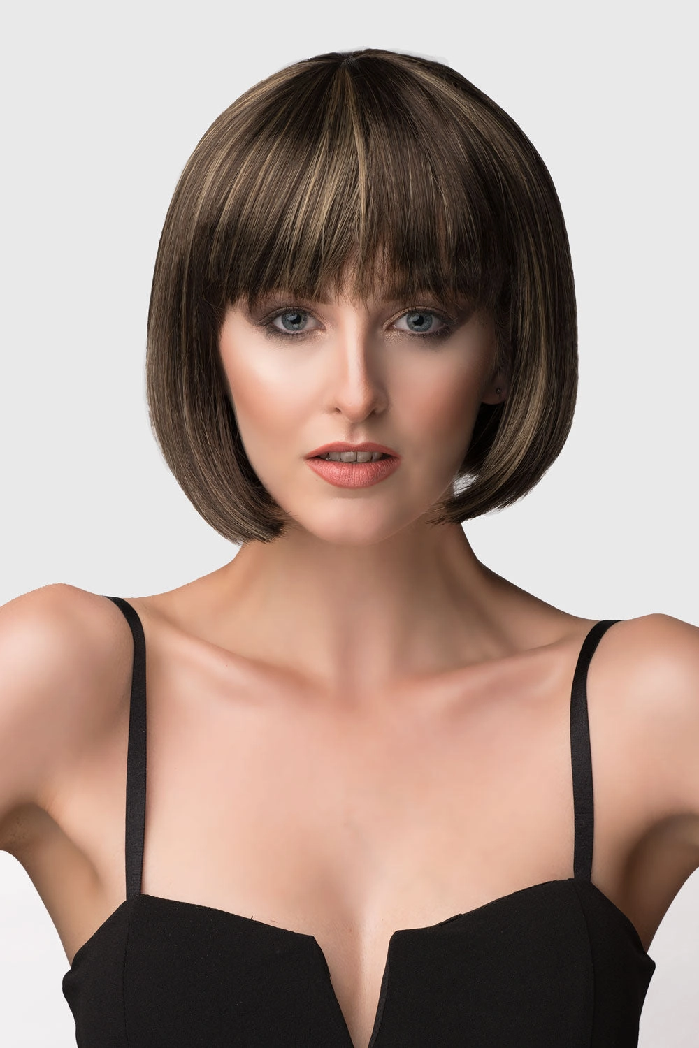 Chestnut brown bob wig with blonde highlights: Lorna