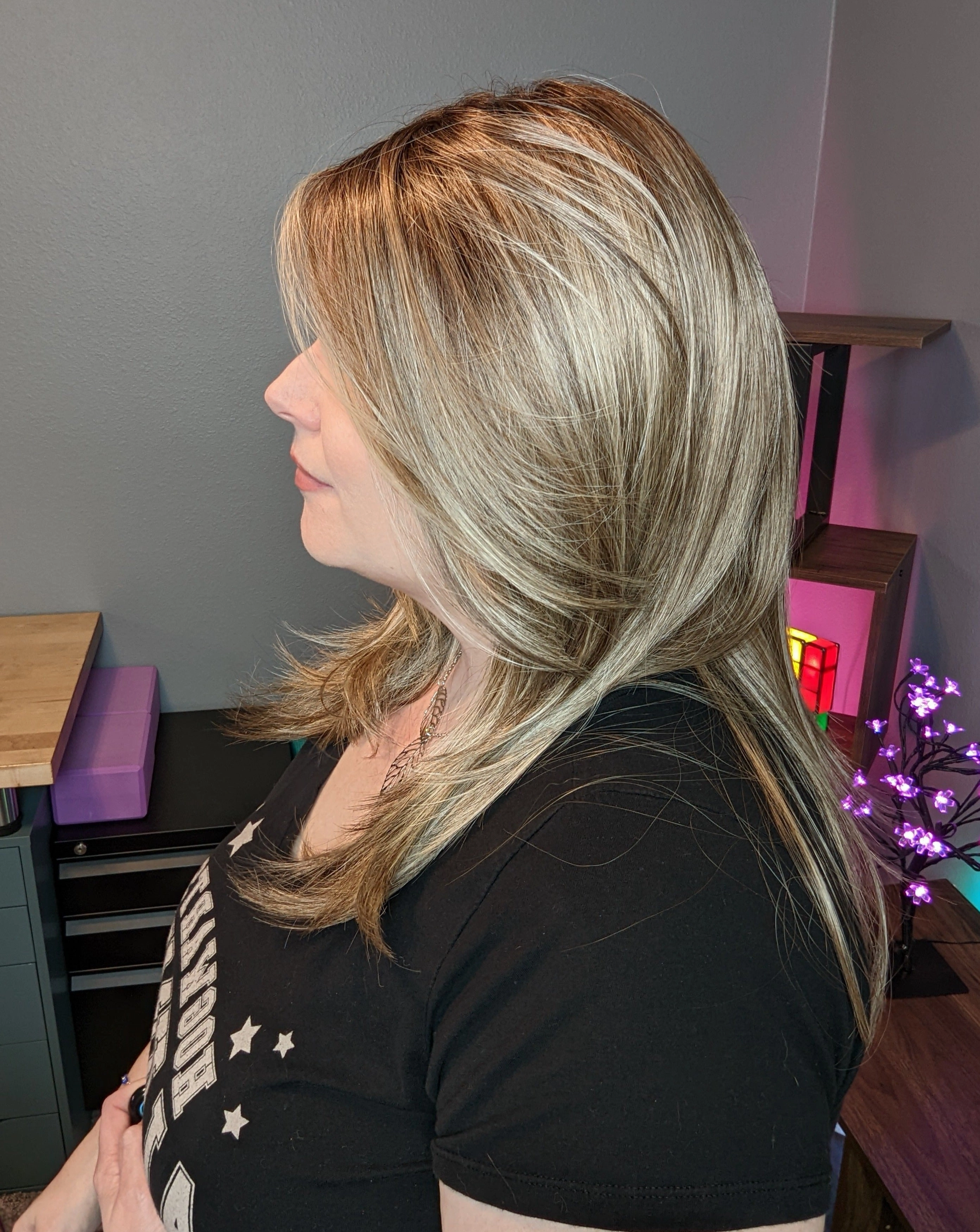 Dolce & Dolce 18 Wig by Belle Tress | Heat Friendly Synthetic Hair | Average Cap