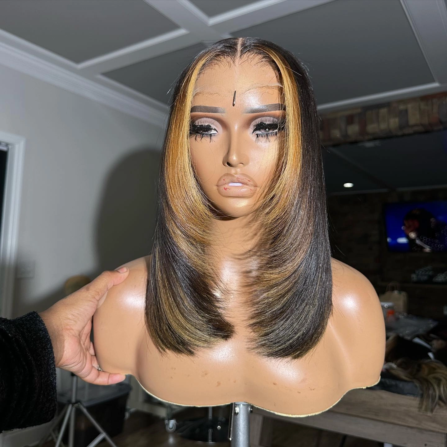 Geeta Layer Cut Ombre Highlight Straight Bob Human Hair Wigs 13x4 Lace Front Glueless Wigs