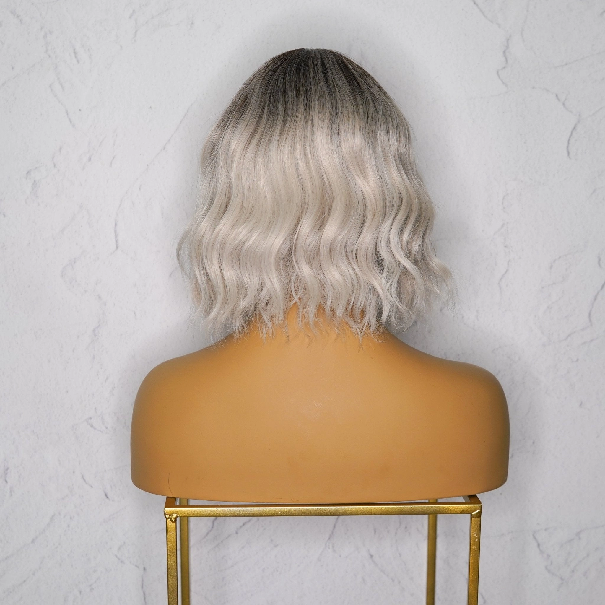HAYLEY White Ash Blonde Bob Fringe Wig