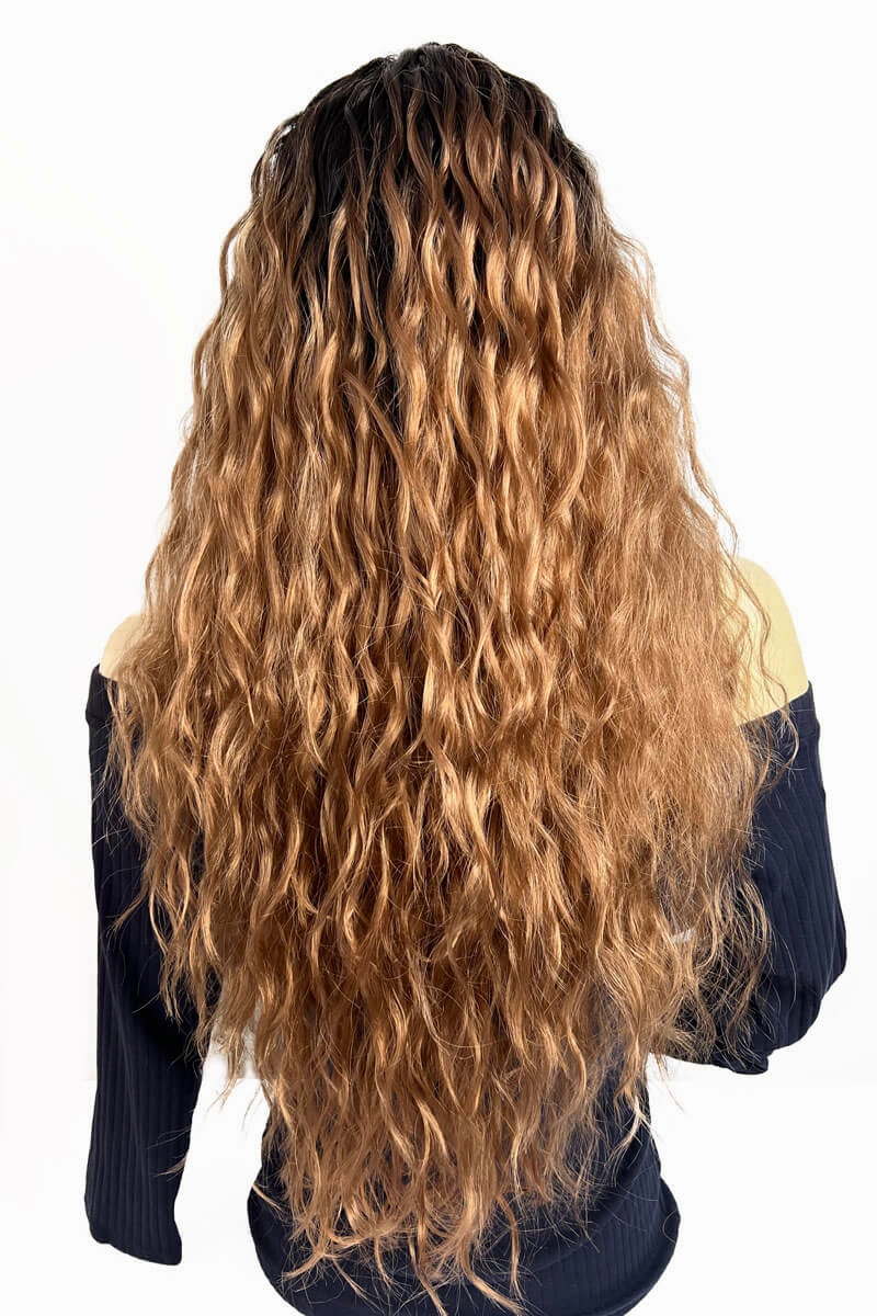 Long blonde wig with crimped mermaid waves: Astrid