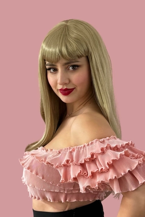 Long blonde wig with straight hair and a short, straight fringe: Nicole