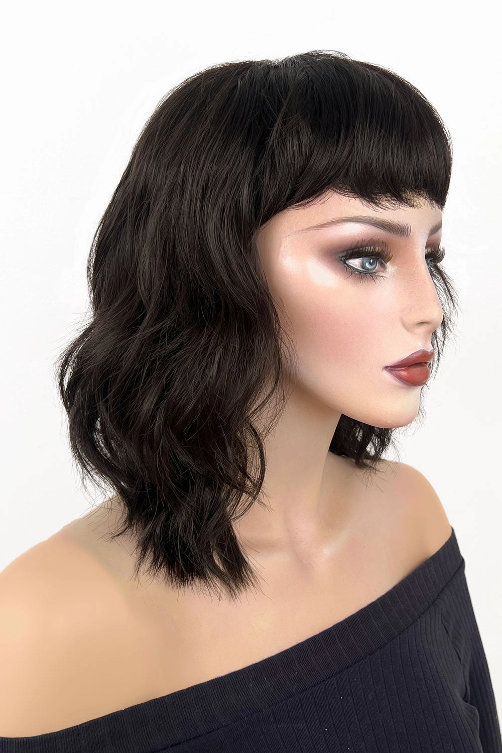 Long dark brown bob wig (LOB) with textured waves: Anais