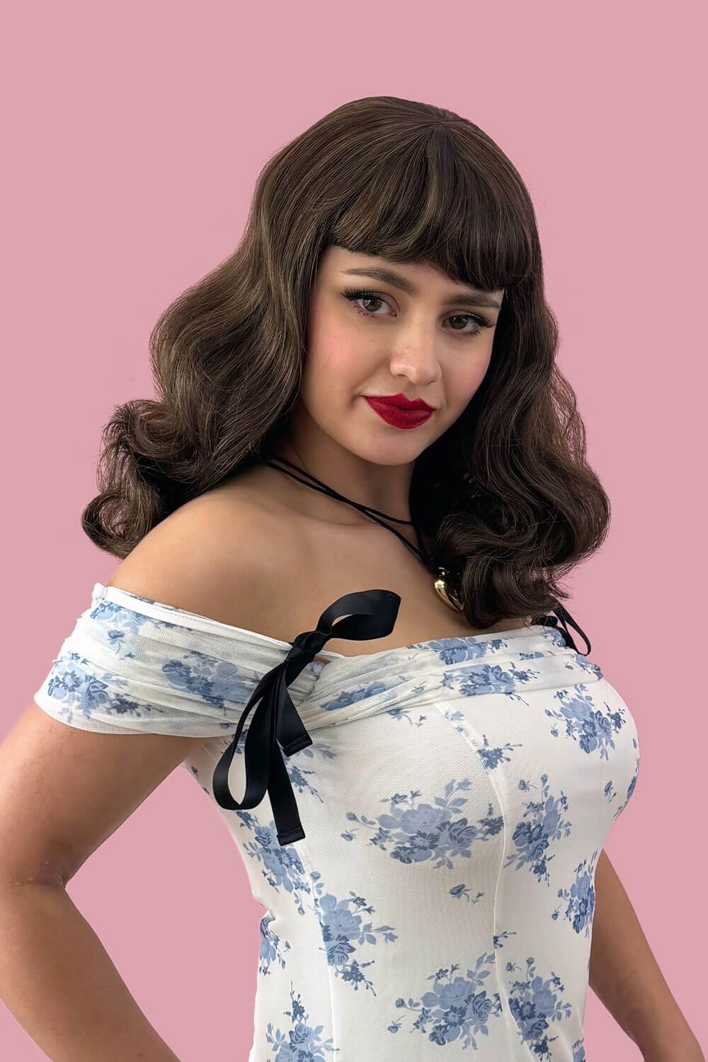 Medium brown pinup style wig, curled with short fringe: Carolina