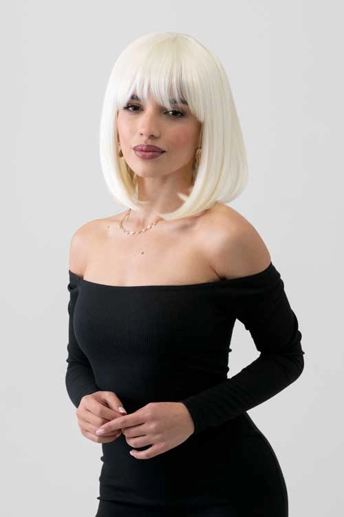 Platinum blonde bob wig, shoulder length: Neve