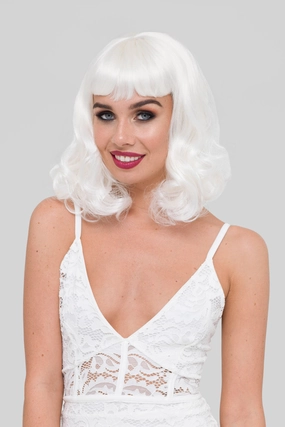 Platinum blonde pinup style wig with short fringe, 1950s style: Eira
