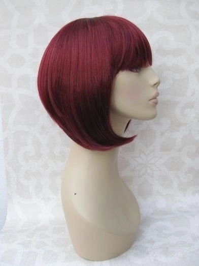 Red inverted bob wig, short and chic: Flavia