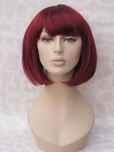 Red inverted bob wig, short and chic: Flavia