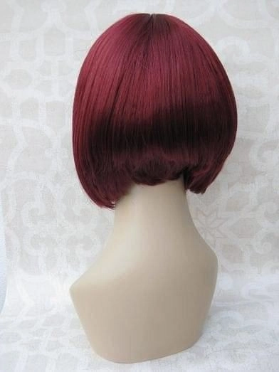 Red inverted bob wig, short and chic: Flavia