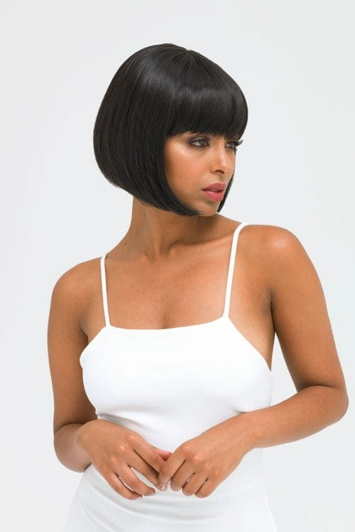 Short black bob wig: Josie