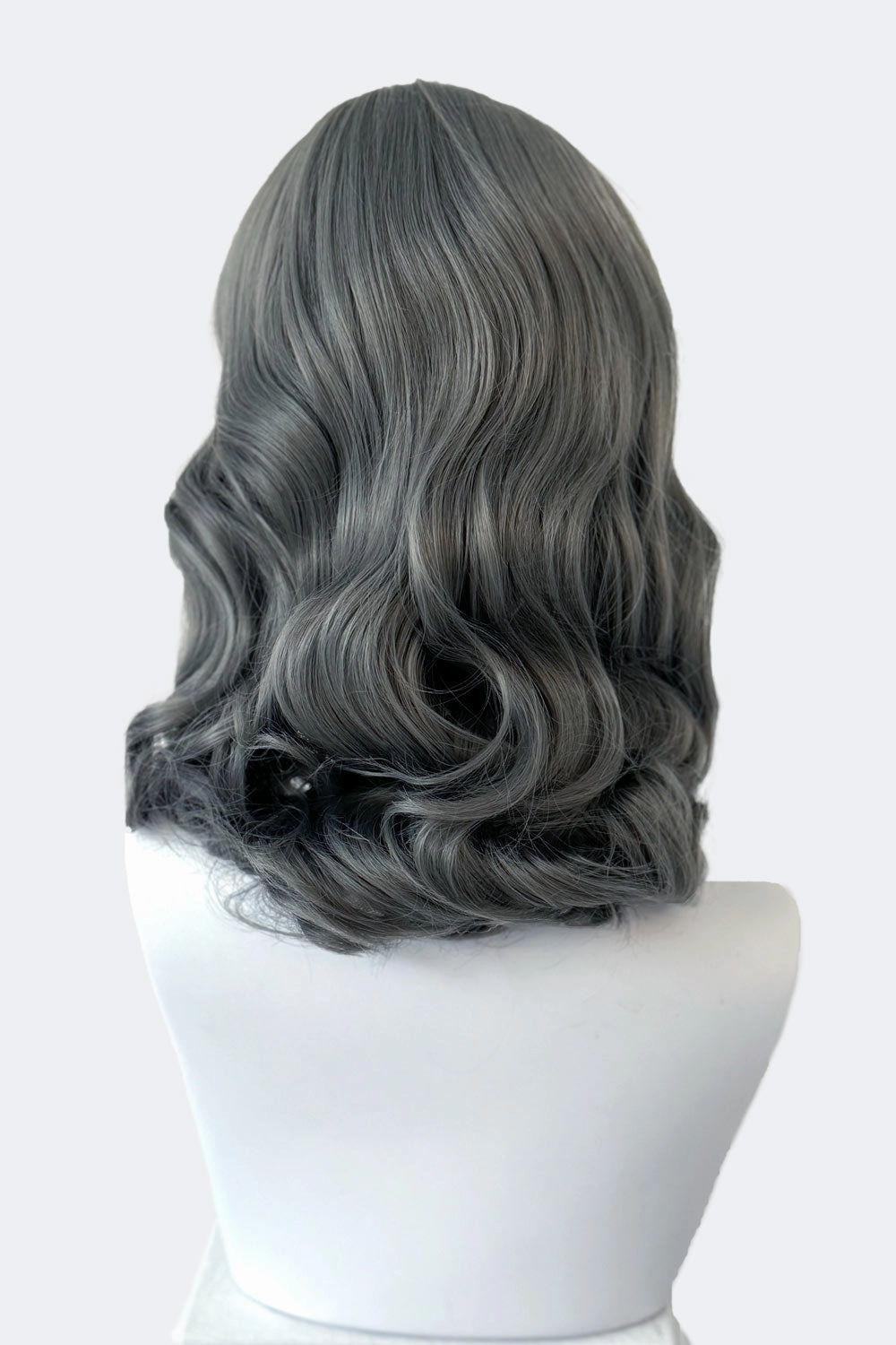 Silver-grey pinup style wig with long waves and short fringe, 1950s style: Dotty