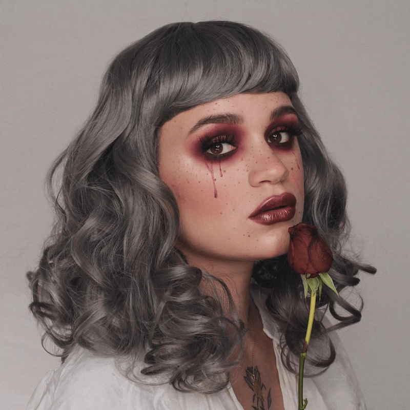 Silver-grey pinup style wig with long waves and short fringe, 1950s style: Dotty